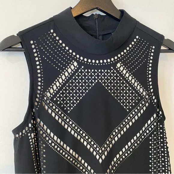 Cartise M Black High Neck Tank Top with Cut Out Design - Picture 3 of 15